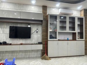 chỉ 7.x tỷ - nhà 2 tầng 45 m2 - cho thuê 15tr/ 1 tháng ngay phan huy ích, hẻm xe hơi tới nhà