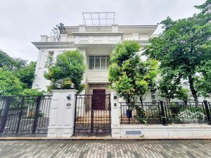 hiếm! bán nhà phố dịch vọng! phân lô - 285m2 4 tầng - 55 tỷ - vỉa hè - ôtô tránh - chia lô xây toà