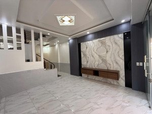 cho thuê nhà 18/132 tiền phong, hải an( bãi xe cách nhà 10m)