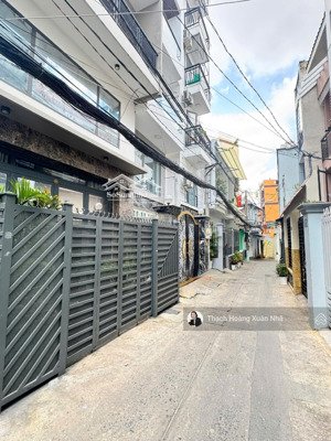 12 phòng chdv sẵn 5 tầng + thang máy khu phan xích long, pn - nh 4,3x16m - 68 tr/th - chỉ 13,5 tỷ