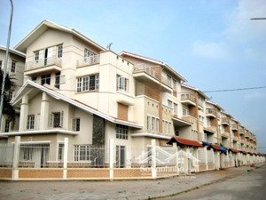 bán căn liền kề; kđt đặng xá; 4 tầng; 132 m2; mặt tiền 7m; giá chỉ 16 tỷ. đường rộng 10 m.