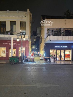 chính chủ bán nhà trung tâm phố cổ tràng tiền 45m2, 5 tầng. khu vip 3 bước ra hồ gươm, giá 29tỷ
