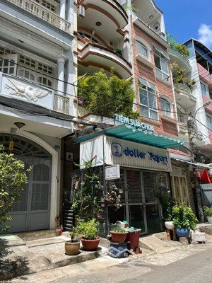 nhà liền kề công viên lãnh binh thăng phường 8, quận 11 - 64m2 - giá thương lượng