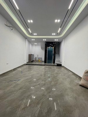 bán nhà lâm du long biên 8 tầng 48m2, thang máy, đường 6m, gần cầu trần hưng đạo, giá 15.5 tỷ