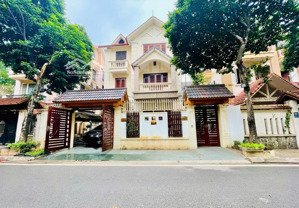 cần vốn bán nhanh! biệt thự đơn lập dịch vọng 307m² - lô góc thang máy - gần công viên cầu giấy