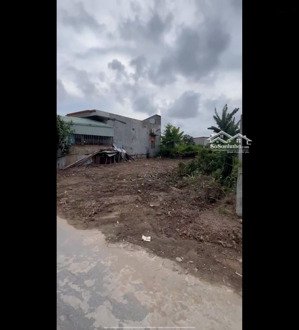 bán đất mặt đường tân vũ 2 - tràng cát.hải phòng diện tích :81m
mặt tiền : 5m
giá 1ty8