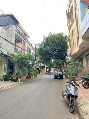  [ Hiếm 1 Lô Duy Nhất ] đg Trần Hữu Dực - Gần Quãng Trường BMT . Giá 7,4 Tỷ