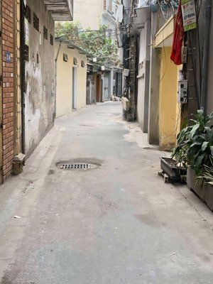 nhà đẹp trương định ở ngay, mặt ngõ thông, chỉ hơn 5 tỷ