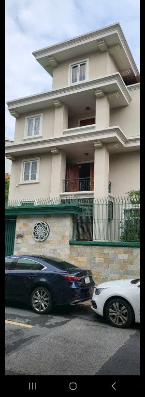 245m2 - ngang 13m x 20m2 - a4
4 tầng chủ xây tâm huyết (hết 40 tỷ) giá 130 tỷ tl