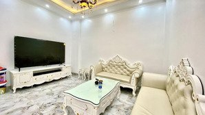 8.42 tỷ-42m2-5 tầng thang máy-5 ngủ full nội thất hoàng gia-kim ngưu-minh khai