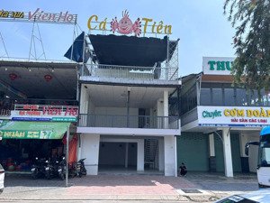 chính chủ cho thuê cửa hàng 3 tầng view biển nha trang, phù hợp kinh doanh.