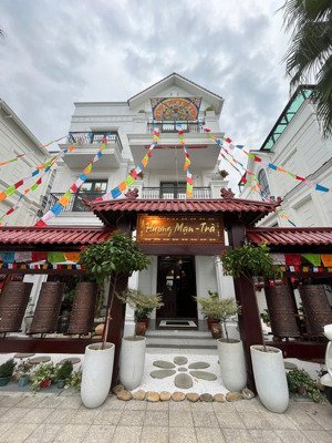 biệt thự đẳng cấp - hàng hiếm - hải âu 1- vimhomes ocean park1.
dt 282m 4tầng mt14m mặt phố hải âu1