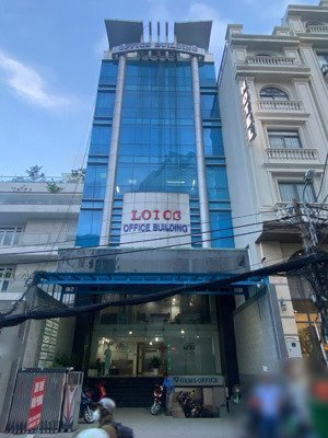 ông chú tôi cần ra đi tòa nhà văn phòng mt cửu long p. 2 tân bình, 9.2x30m, hầm 8 tầng.