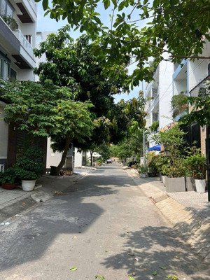 đất nền đào sư tích, 108m2, giá 6.8 tỷ, sổ riêng, xây dựng tự do