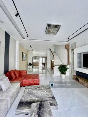 bán nhà đẹp mỹ gia gói 7, nhà xây mới 100%
trục đường thông tứ hướng rộng 18m, gần gói 8
