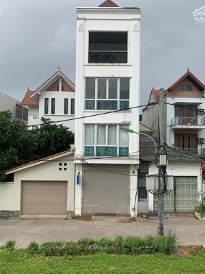bán nhà đất đường ngọc thụy -3 tầng - ô tô vào nhà - đường 2 xe ô tô tránh nhau