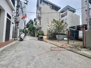 chính chủ bán đất tđc giang biên, đất phân lô vỉa hè ô tô tránh,2 thoáng trước sau, chỉ nhỉnh 12 tỷ