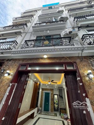 (thang máy) bán nhà cầu diễn 32mx6t sát oto siêu thoáng mới đẹp hơn 7 tỷ siêu thoáng gần phố, metro