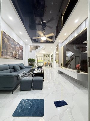 bán nhà ngõ 62 lương sử-đống đa, 40m2, ô tô đỗ, 2 thoáng, nội thất xịn, giá 9.9 tỷ. lh: 