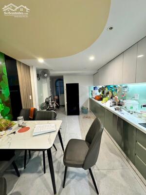 Bán nhà Lê Văn Sỹ, Quận 3, 5 Tầng, 52m2, hẻm thông, gần mặt tiền, TN 250tr/năm, 8.3 Tỷ