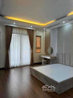 bán nhà 2 mặt tiền thạch bàn-ô tô tránh- kinh doanh sầm uất- phong cách tân cổ điển -80m2, 19.1tỷ