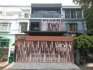 định cư nước ngoài bán gấp biệt thự phú mỹ hưng 7x18m, 3 tầng, 45 tỷ