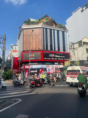 chị tôi bán gấp nhà mặt tiền trần quang khải. dt: 120m2 (10x12m), 6 tầng, hđt: 250tr/th. giá: 48 tỷ