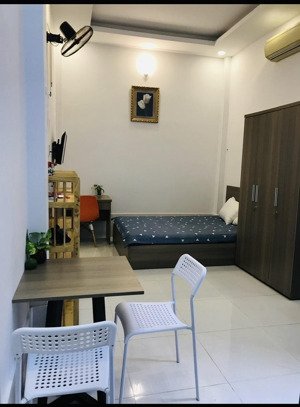 căn hộ quận 1 - cửa sổ ngay gần đại học văn lang - cầu nguyễn văn cừ