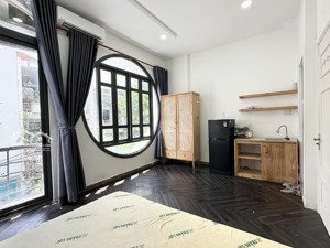 cho thuê căn hộ bancol /cửa sổ| gần bờ kè trường sa, có view cây xanh,cho nuôi pet, hẻm xe hơi