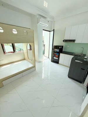 bán ccmn nguyễn khánh toàn 60m2/7 tầng 15 phòng kk,pccc đầy đủ,doanh thu 75 tr/tháng.