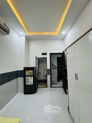 nhà đẹp ở ngay hxh mã lò,giá nhỉn 5 tỷ, dt 65m2 4 tầng 4pn, ô tô ngủ trong nhà