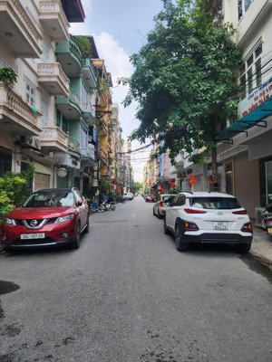 ngon bổ rẻ. 56m2 6tầng giá 15 tỷ tại tt hà đông lh gặp em nam