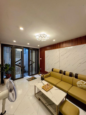bán nhà phố bạch mai 24m-5t-mt3.2m-nhỉnh 5 tỏi- 70m ra phố- dân trí cao- nhà đẹp về ở luôn