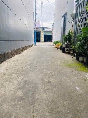bán nhà đẹp 3 tầng - hẻm xe hơi - sát mặt tiền tân thới hiệp - giá chỉ hơn 2.x tỷ