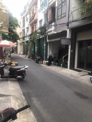 bán gấp mt đường hoa lan, p2, phú nhuận (4,5x13m) hầm + 3 lầu, giá: 18,9 tỷ 