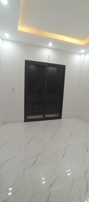 bán nhanh nhà đại cát 48m2- giá 5,8 tỷ- kinh doanh- view hồ sen- ô tô đỗ cửa