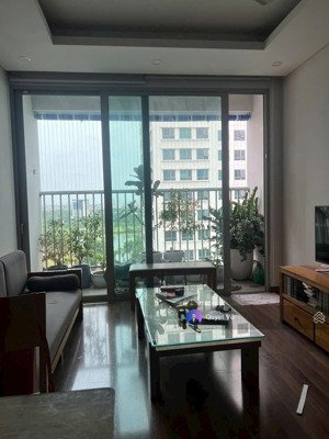 (chính chủ)bán gấp căn 2pn2wc toà n03t2 sẵn sổ đỏ,full đồ đẹp,giá cực rẻ,view cv đẹp lh 