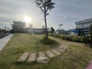 bán nhà 1 trệt 1 lửng 2 lầu ngang 5 dài 16 gần chợ bình chánh