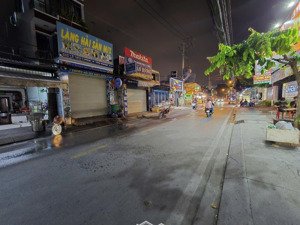 bán nhà mặt tiền đang kinh doanh lê văn lương, kề lotte quận 7; dt: 4x17; kinh doanh tốt; nhỉnh 10t
