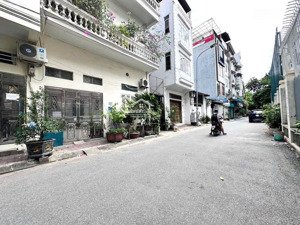 lô góc mặt phố nguyễn văn trỗi vị trí vàng, 65m2 mặt tiền hiếm 15m , giá 16.25 tỷ