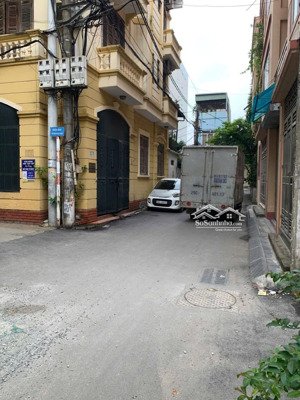 bán nhà cực hiếm cách phố nguyễn trãi 20m ngõ ô tô tránh nhà mới 5 tầng gần các trường đại lớn.