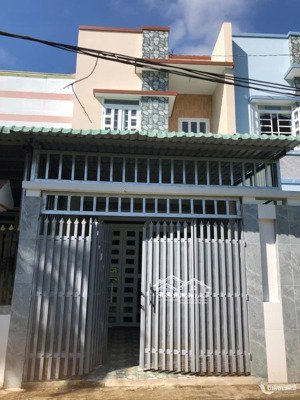 bán gấp căn nhà 1 trệt 1 lầu ở nguyễn văn ni, thị trấn củ chi 82m2 giá 950 triệu, sổ hồng riêng