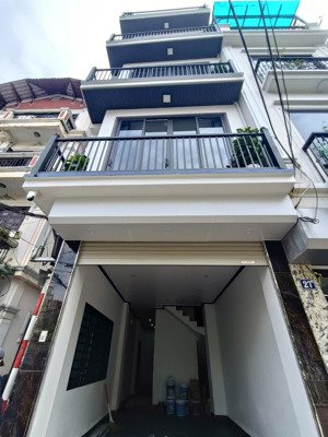 chủ nhà cần bán gấp căn nhà riêng ngọc lâm, bồ đề, long biên 33m2 5 tầng, giá hơn 7 t