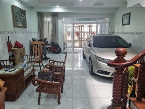 nhà 3 tầng, mặt tiền đường 8m, 95m2, ngang 6m, ngay bv lê văn thịnh, quận 2, nhỉnh 7.5 tỷ