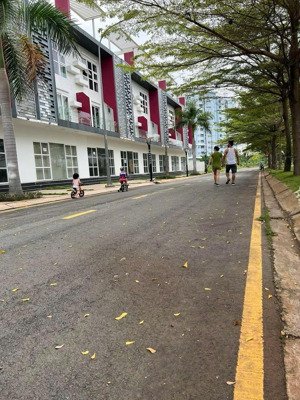 căn biệt thự shophouse valencia view sông, 2 mặt tiền đường - view sông rạch chiếc