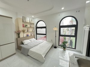 tòa ccmn/chdv - cầu giấy - hoàng quốc việt - 140m - 6 tầng - giá 27 tỷ - dòng tiền 115tr/tháng.