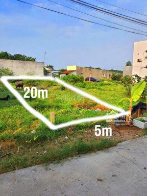 thanh lí lô đất liền kề quốc lộ 50 ,tt cần đước. đường oto di chuyển thuận lợi . 520tr , full thổ .