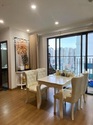 em được anh chị nhờ gửi bán căn hộ central field trung kính, 6,5 tỷ, 70m2, giá tốt lh: 