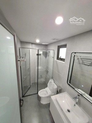 chính chủ bán nhà mới lô góc 6 tầng thang máy phố trạm, long biên full nội thất cao cấp