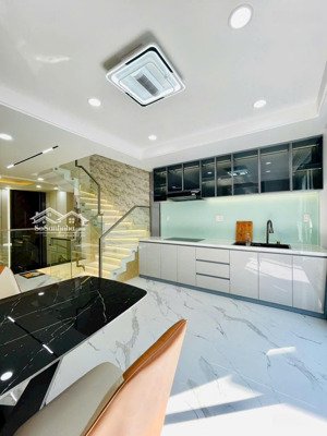 bán mặt tiền đường trần thị trọng p15 tân bình 4:20